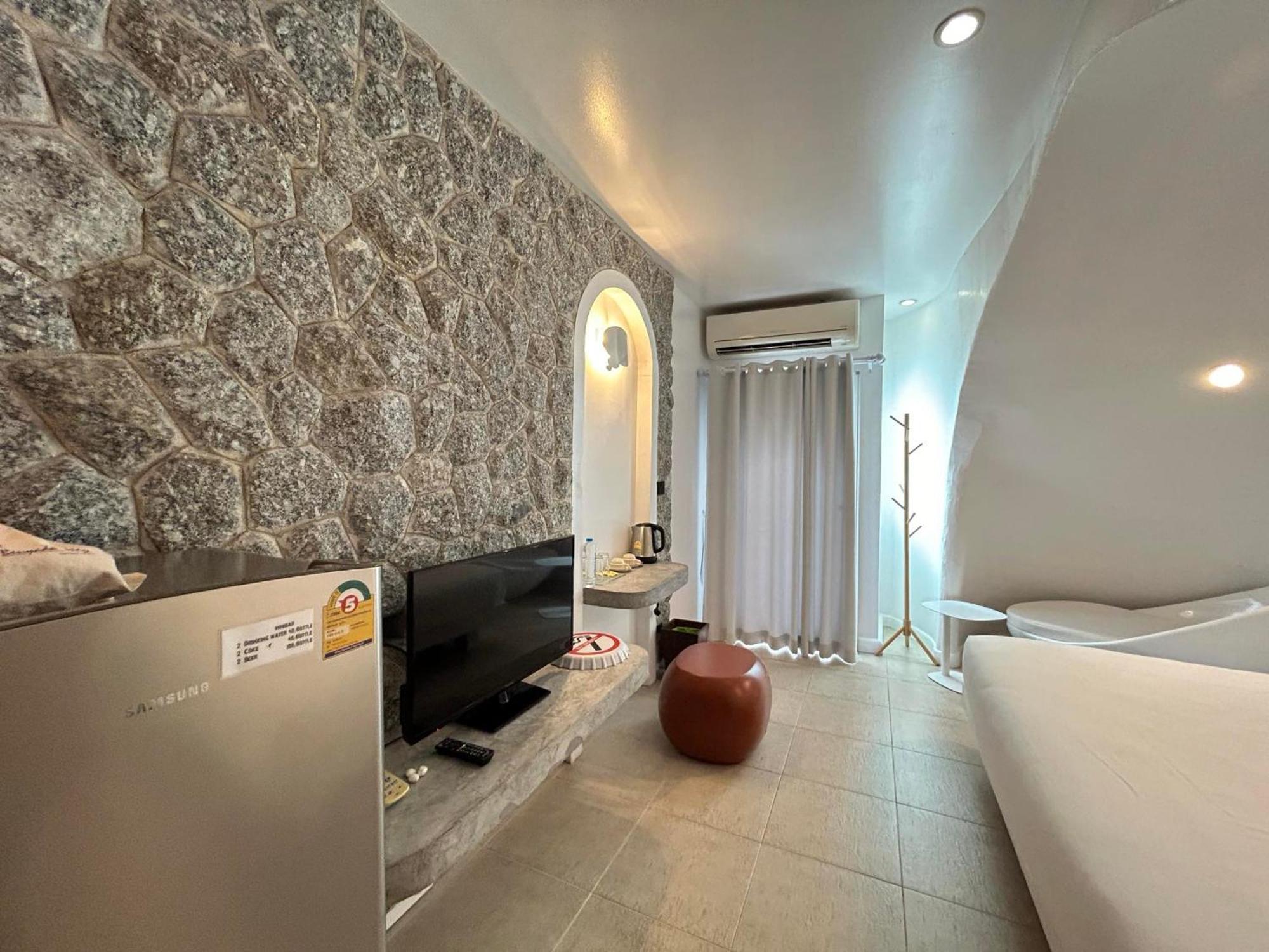 Benyada Lodge - Surin Beach Bagian luar foto